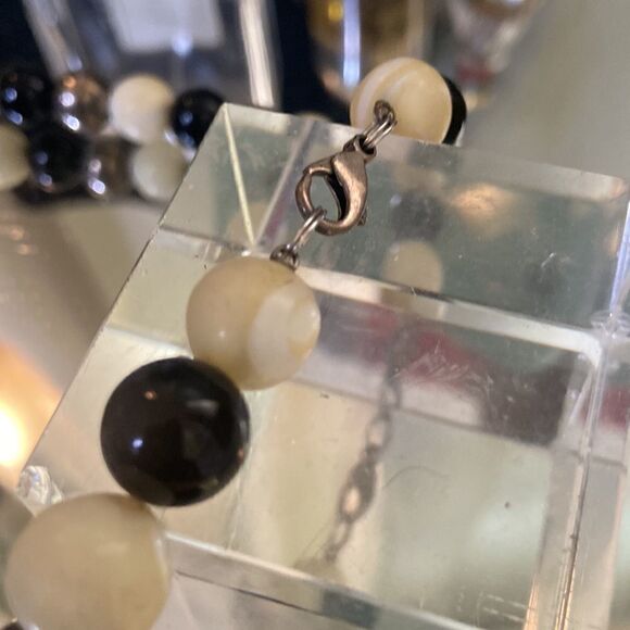 Vintage Black and White MOP Heart Necklace - Picture 8 of 8